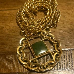 Beautiful Vintage Gold Tone Medallion Necklace Stamped